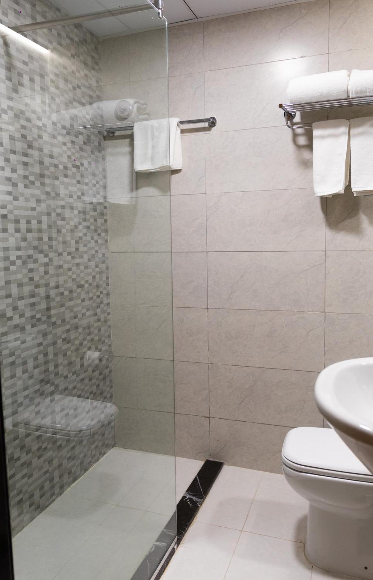 Vendome Plaza Hotel ドバイ エクステリア 写真