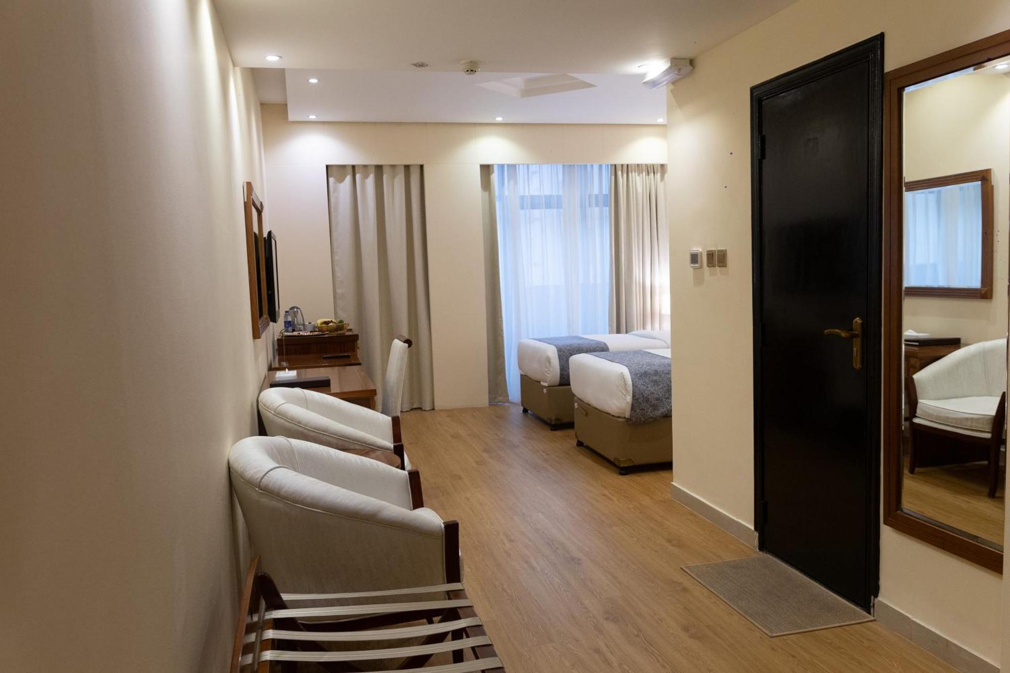 Vendome Plaza Hotel ドバイ エクステリア 写真