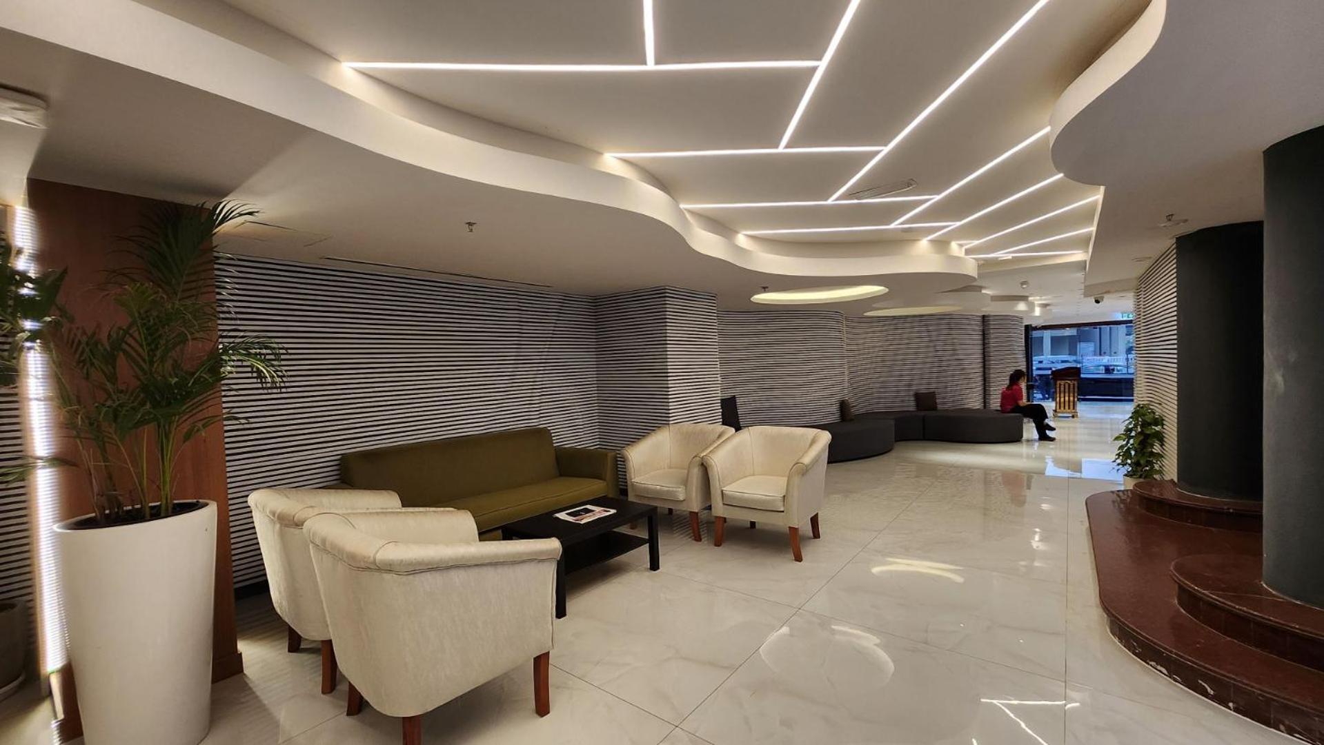 Vendome Plaza Hotel ドバイ エクステリア 写真